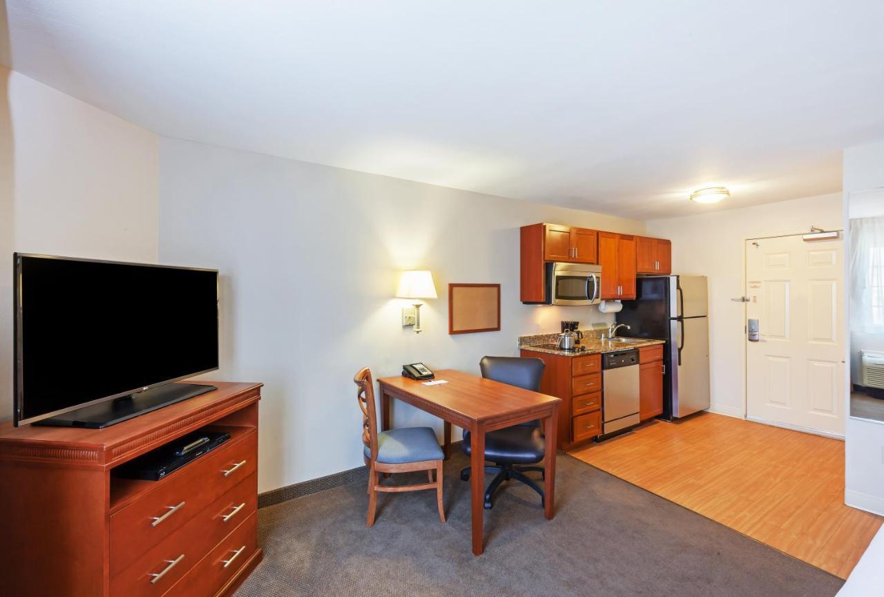 Candlewood Suites El Paso By Ihg Sunrise Acres Exterior photo