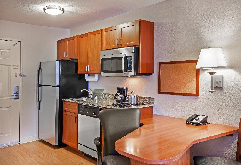 Candlewood Suites El Paso By Ihg Sunrise Acres Exterior photo