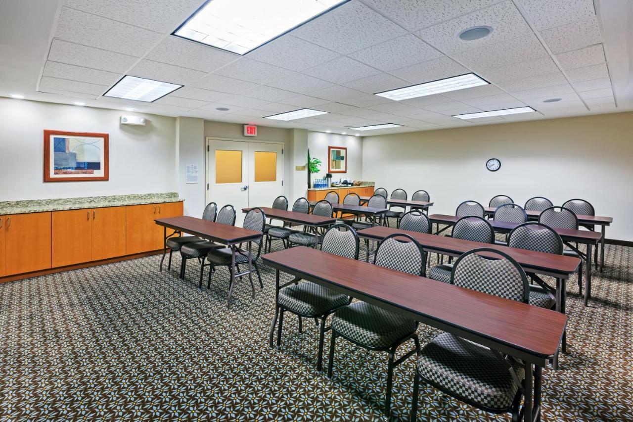 Candlewood Suites El Paso By Ihg Sunrise Acres Exterior photo